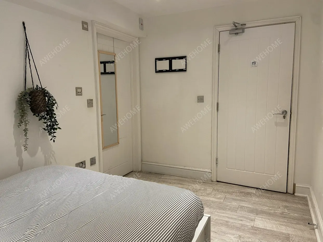 London RentalsChobham Road