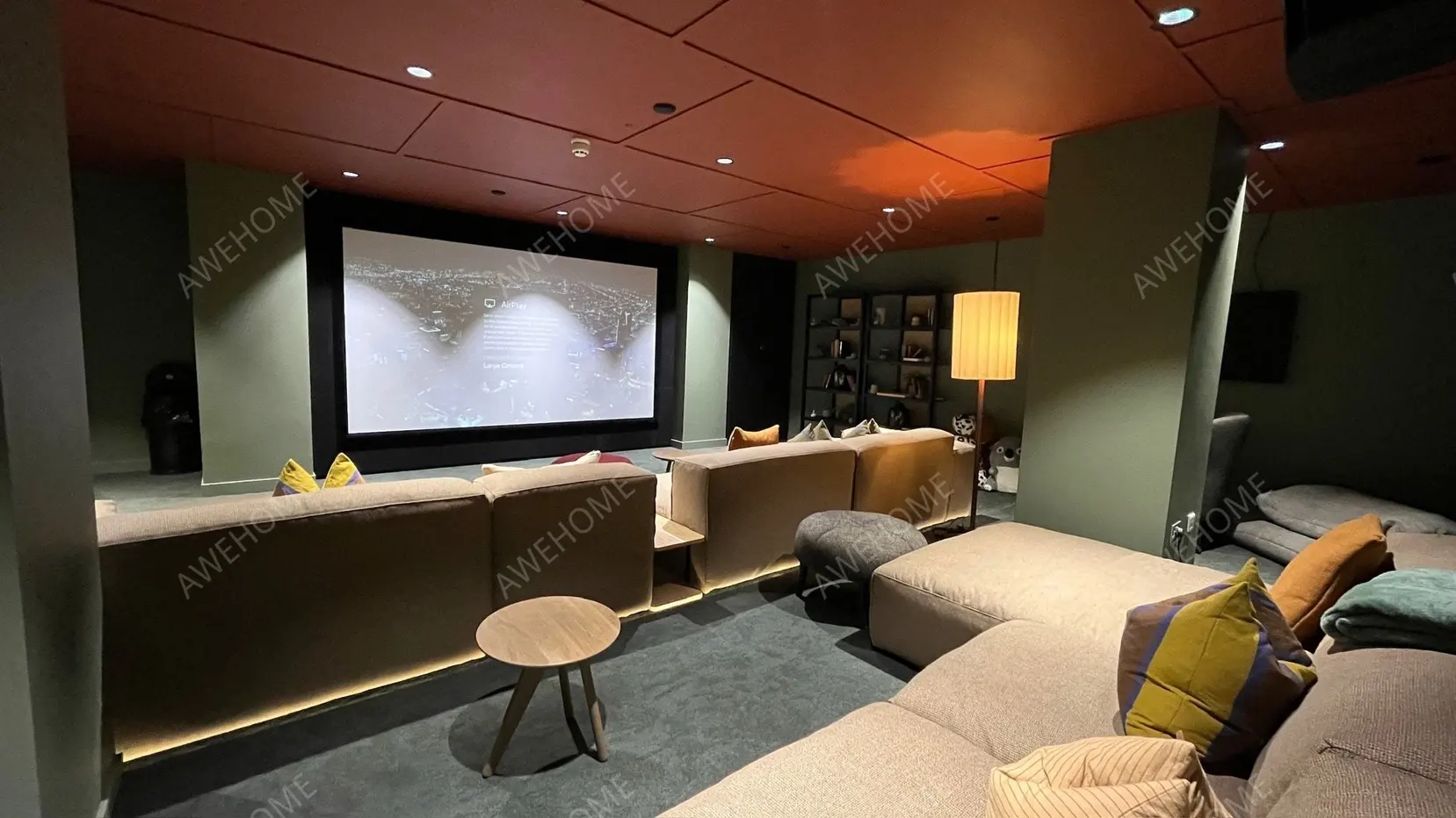 Londonshort-term accommodation Rentals[short-term accommodation]Crossharbour Plaza
