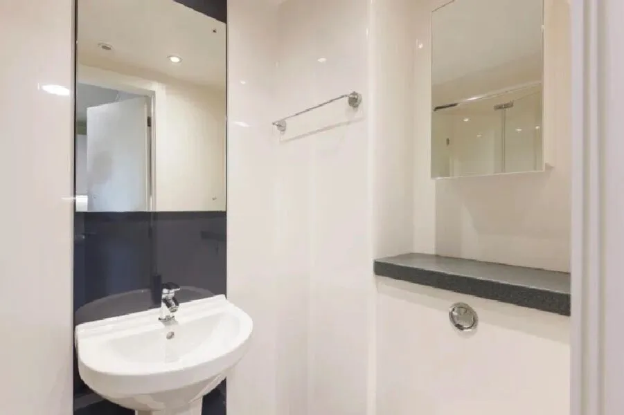 曼城格局超棒的studio 僅剩高層房間