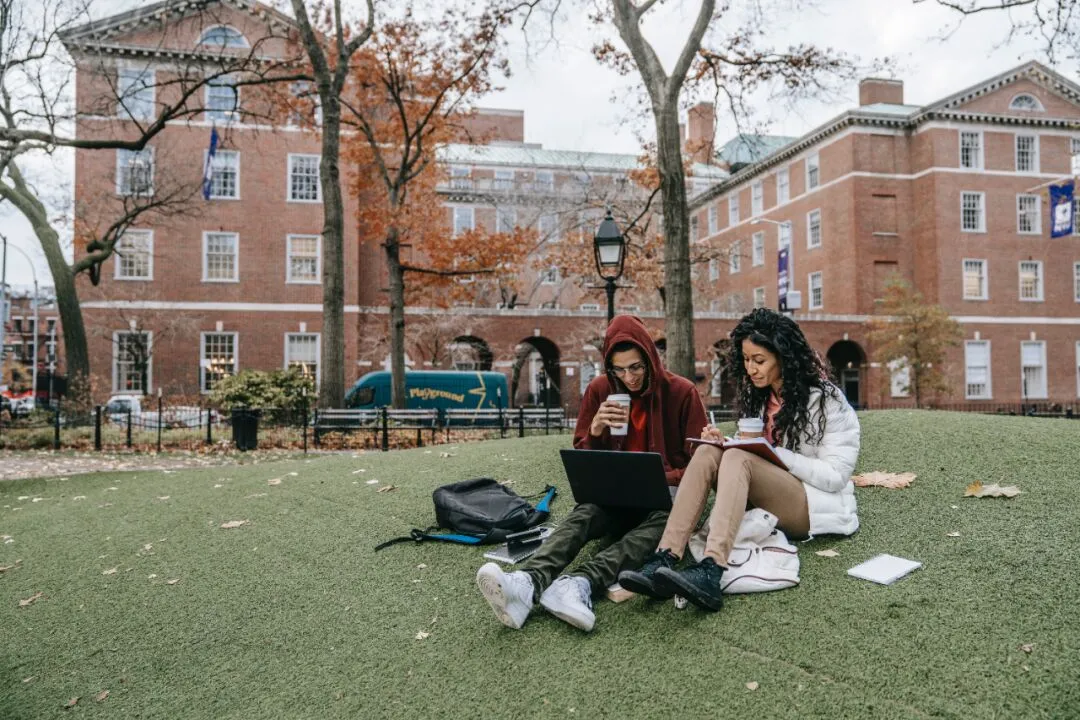 爱丁堡大学门口的学生公寓，这谁不心动？？