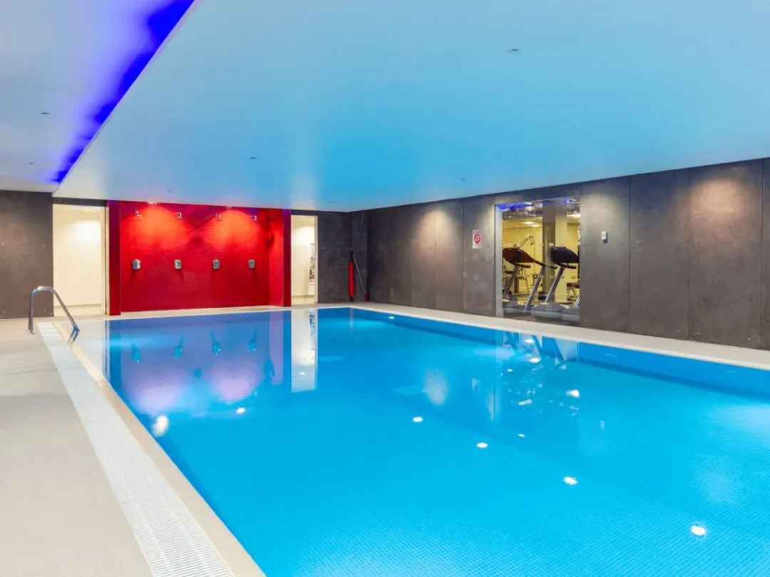 🏊‍♀️Swimming pool apartment, near universities on the south bank of London.