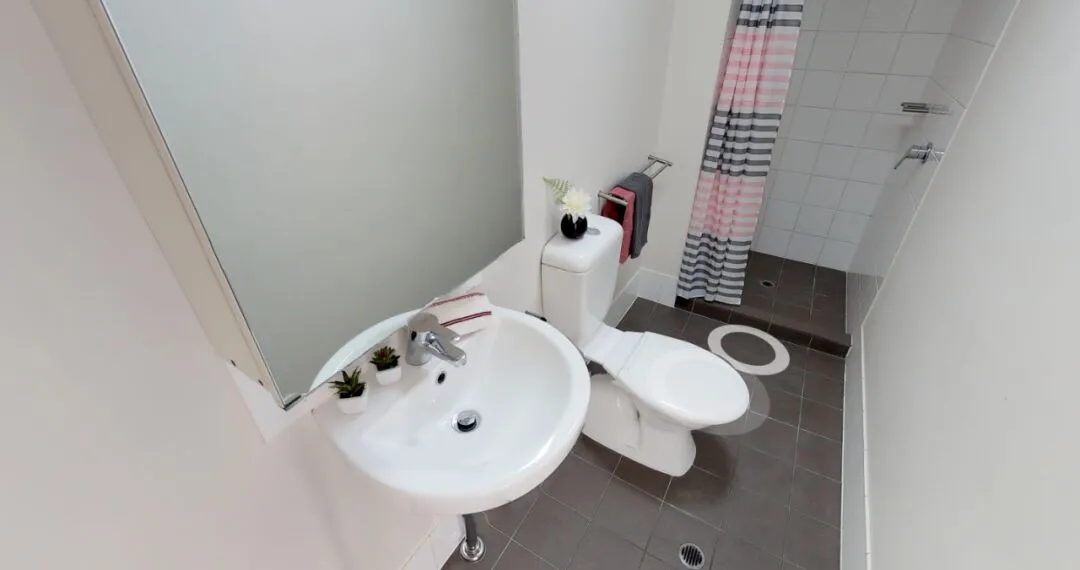 驚❗️阿德還有不到3⃣️百的 2 bed❓🙀