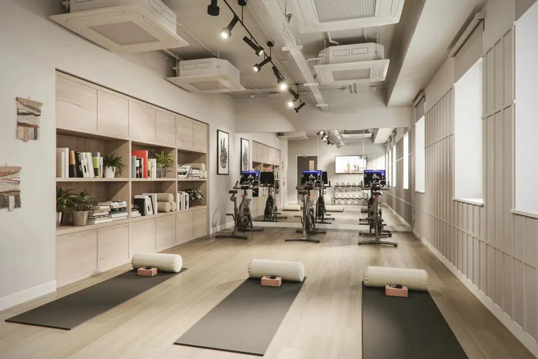 Leeds~ Have you ever seen an apartment with a yoga room? 😲