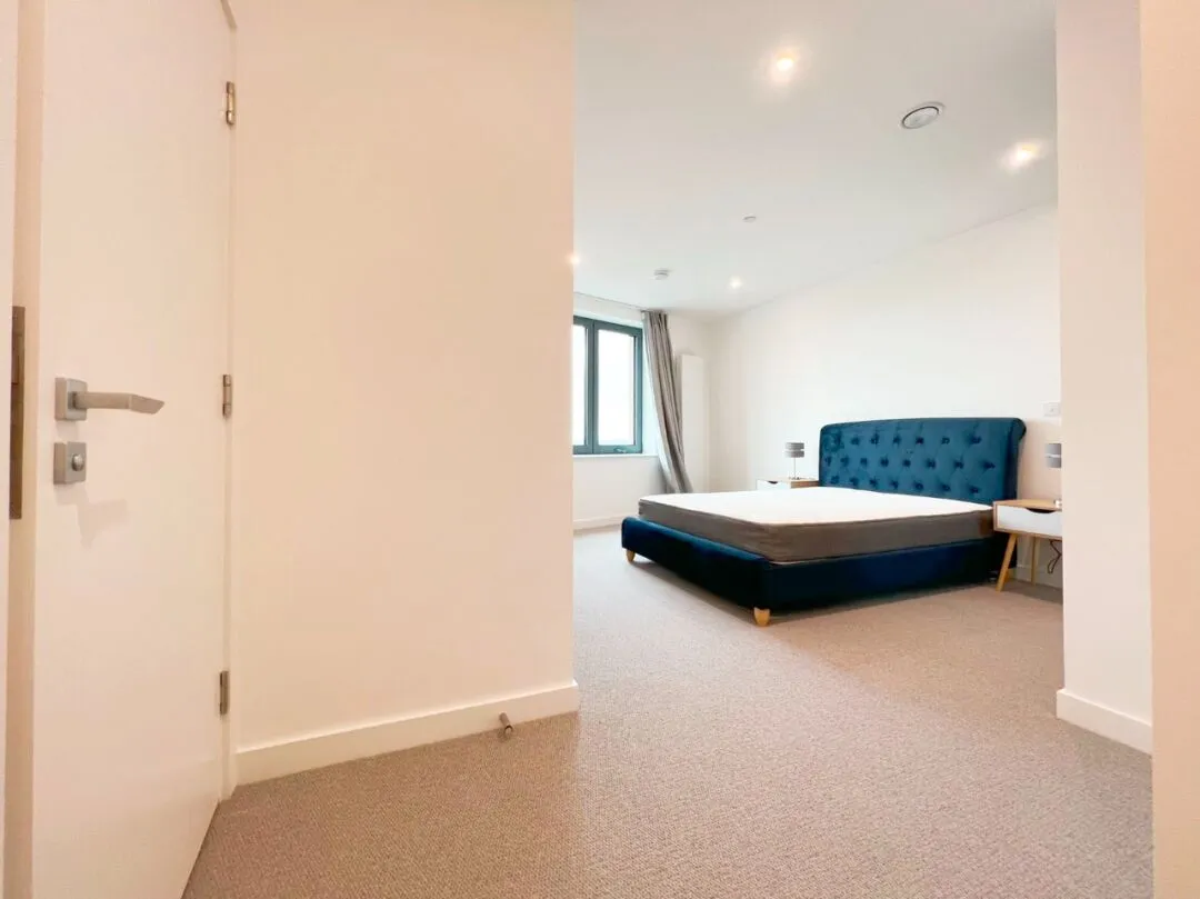 2b2b whole rental in Stratford, near LCF new campus and UCL East campus.