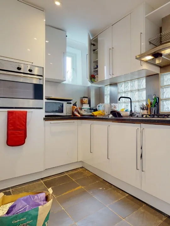 Renting in London | 2 Bedroom near IC, available from September!