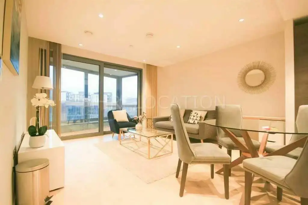 Luxury apartment in London, within walking distance to CSM and UCL.