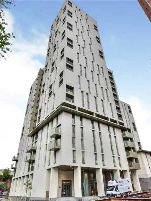 曼城租房,曼彻斯特大学,曼彻斯特城市大学,曼彻斯特大学商学院,曼彻斯特学生公寓,曼城小白楼,曼彻斯特大学转租