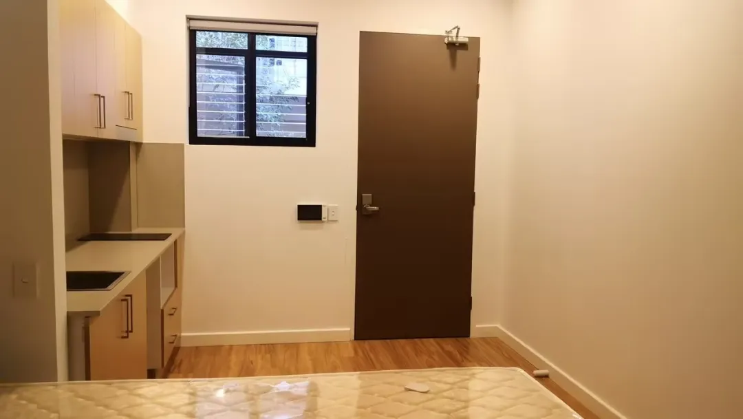 雪梨Burwood 8月初 獨立studio