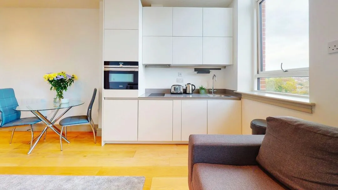 Don't believe it! Only spend £329 to rent a studio near UCL.