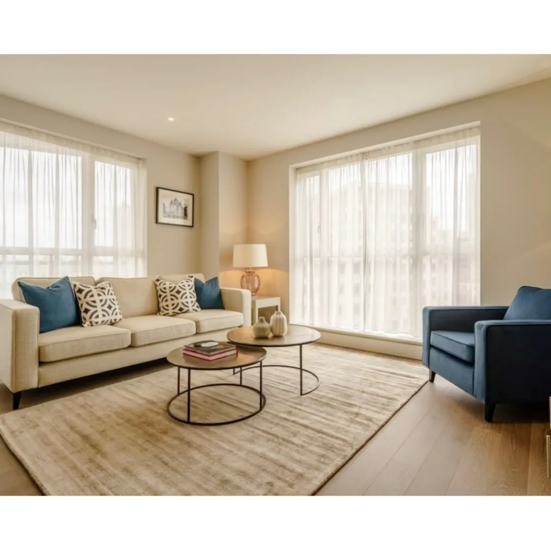 2b2b apartment in London Canary Wharf, with balcony furniture, flexible lease term.