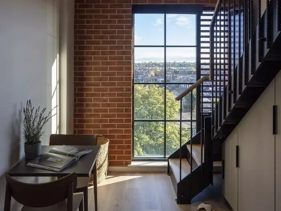 咱就是說，在倫敦租個帶空調的loft它不香嗎