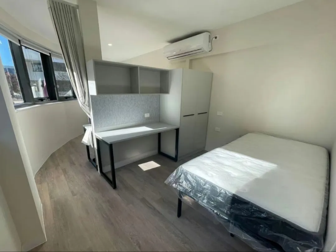 很喜歡我在利茲的studio，空調洗衣機太香了