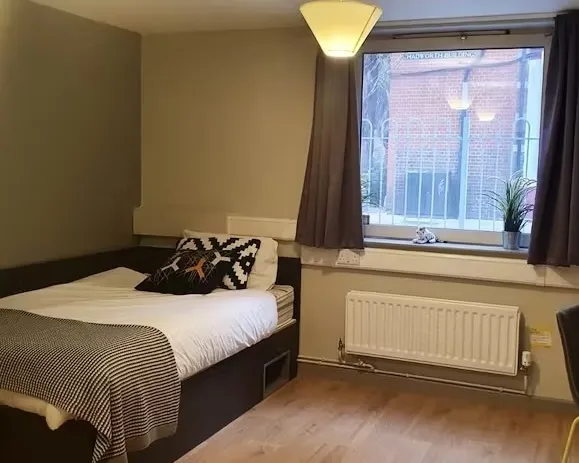 Take a look at the cozy studio I rented in London! 👀