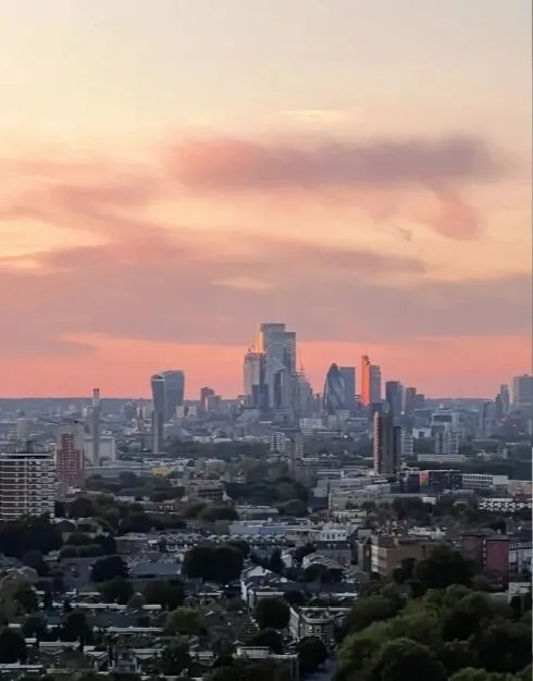 London student apartment Vita with high-rise view. ✨