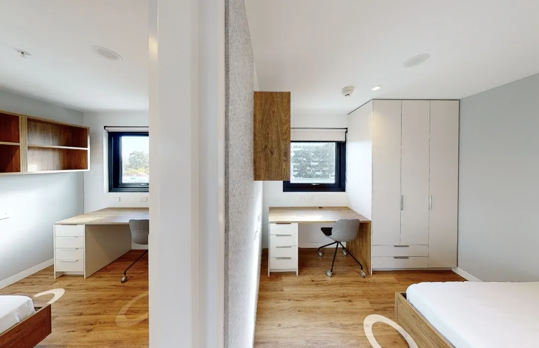 This 2b1b in Melbourne within walking distance to the university is truly amazing! ❗️