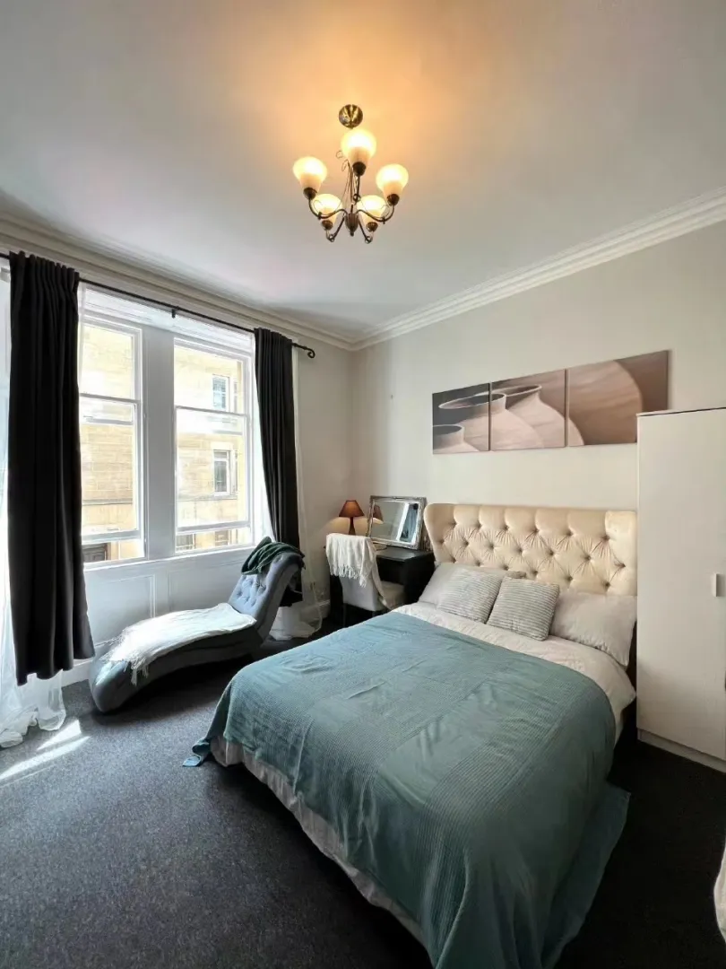Manchester studio apartment for sublease, averaging 200 per person including furniture.