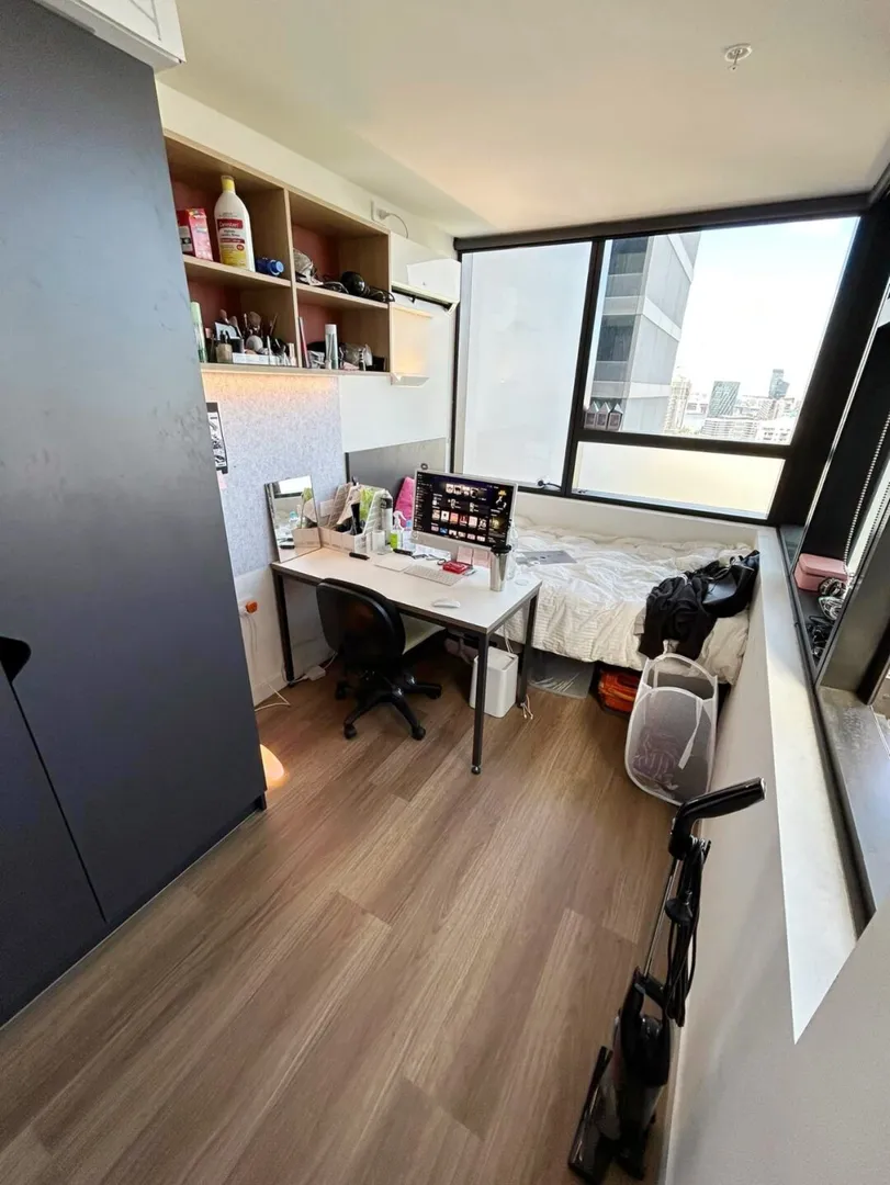 墨爾本大學看看我的studio吧，房間很漂亮
