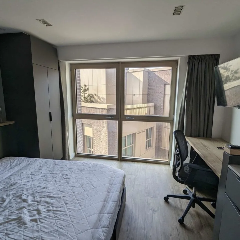 About Renting a Large Studio with Floor-to-Ceiling Windows in Manchester