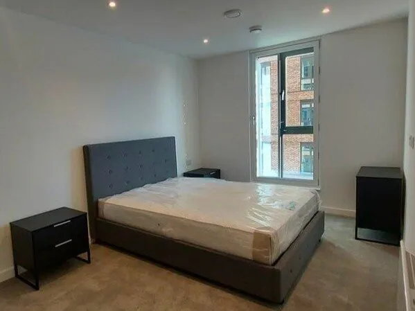 Manchester is so boring, let's find a roommate 🧎🏻‍♀️ | Short-term rental available