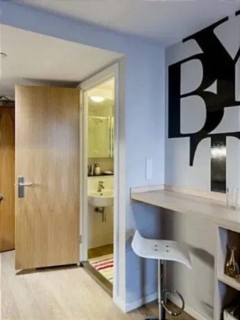 美滋滋 在紐卡住上包bill的studio🤩