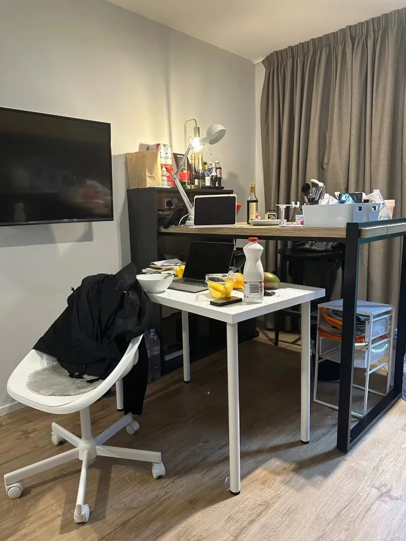 美瘋了吧，伯明罕的studio租不出去也瘋啊啊