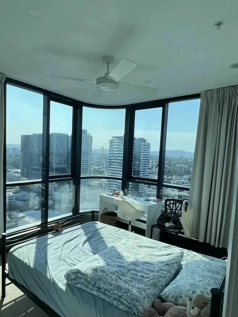 Brisbane large floor-to-ceiling window 2b2b 🈶️ parking space for rent‼️