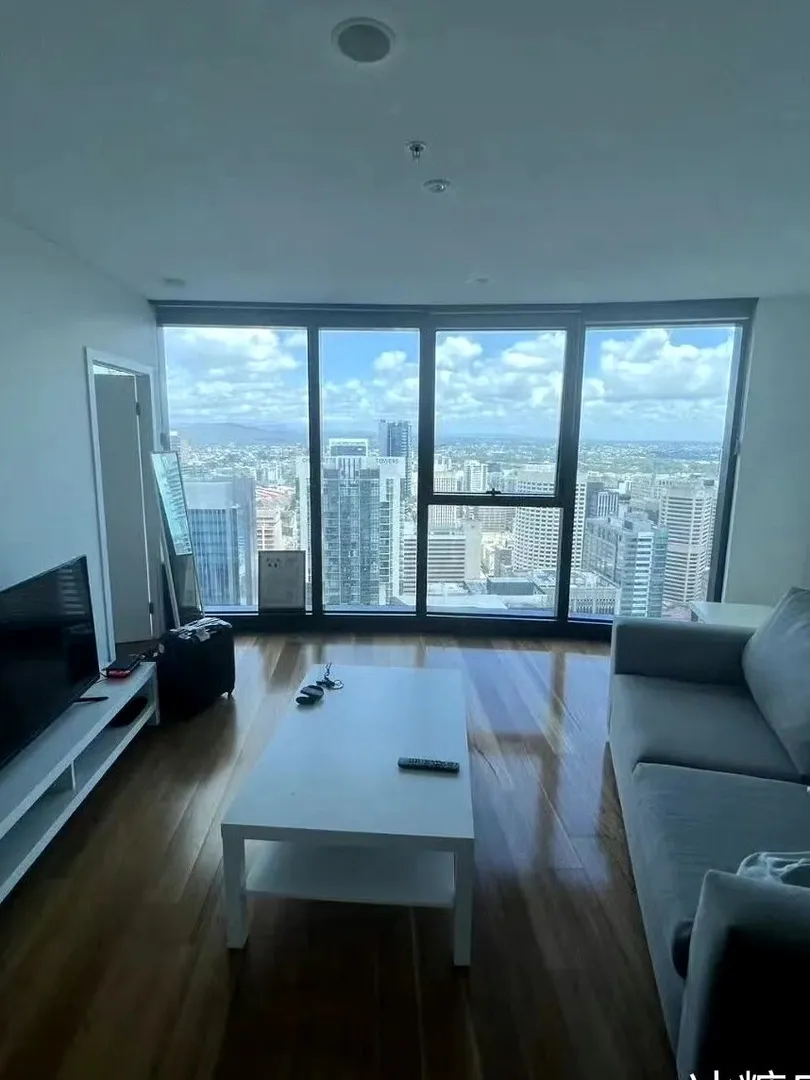 UQ不去了 轉租大落地窗包bills2b 到UQ5min