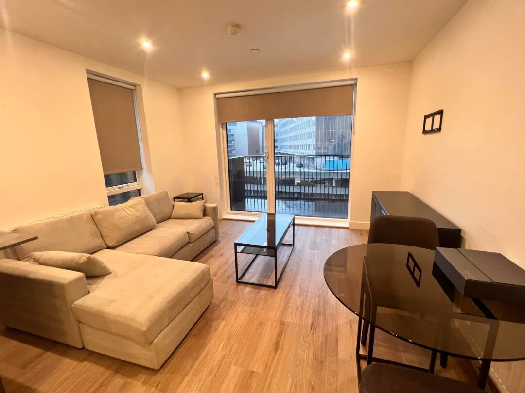 Manchester, such a 2b2b 300pw direct rental! Not subletting!!