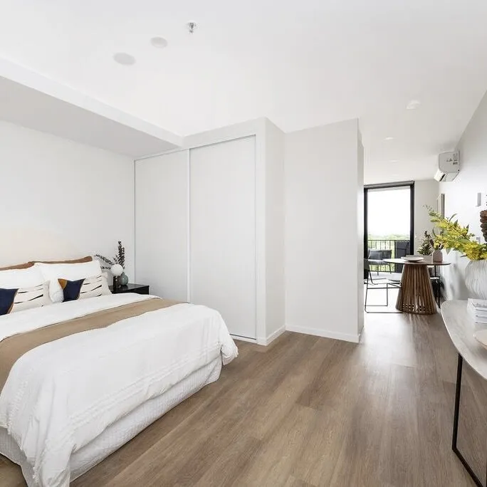 Why hasn't anyone rented this spacious one-bedroom apartment in Canberra in February? ❓