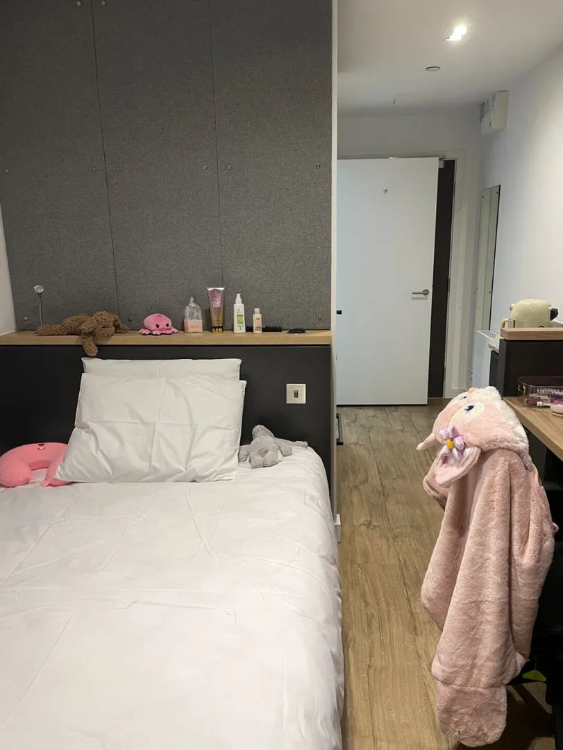 倫敦大落地窗studio轉租‼️