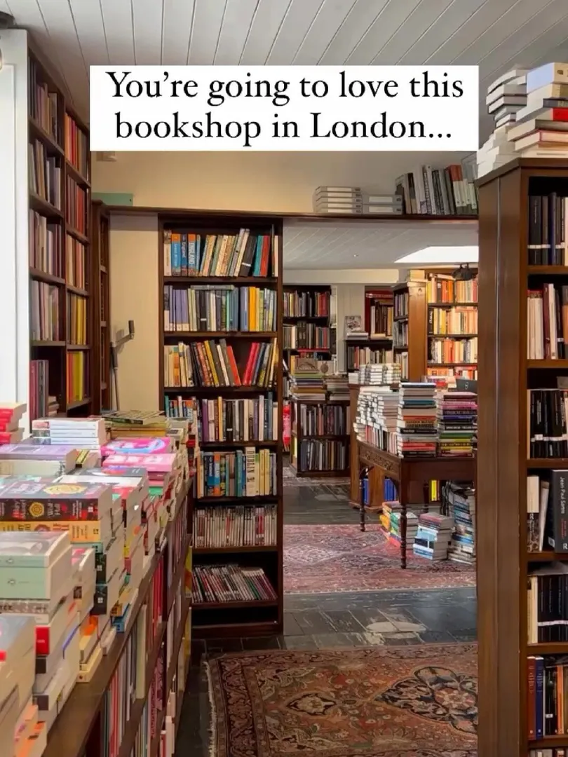 Trust me! You'll fall in love with this bookstore in London! ❤️