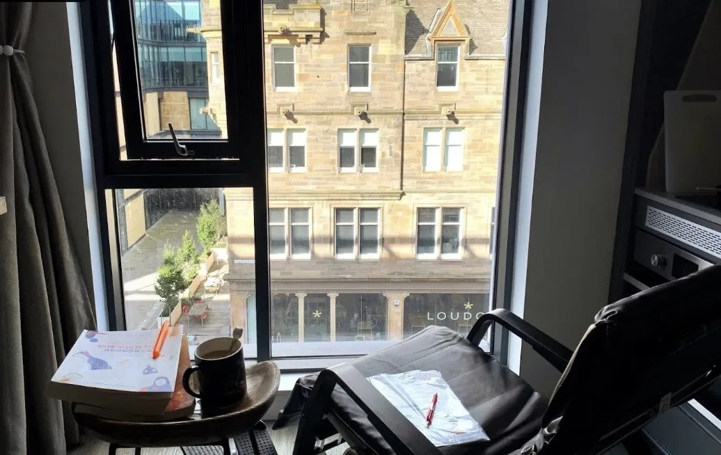 別問啦，我在愛丁堡住的包bill包早餐studio