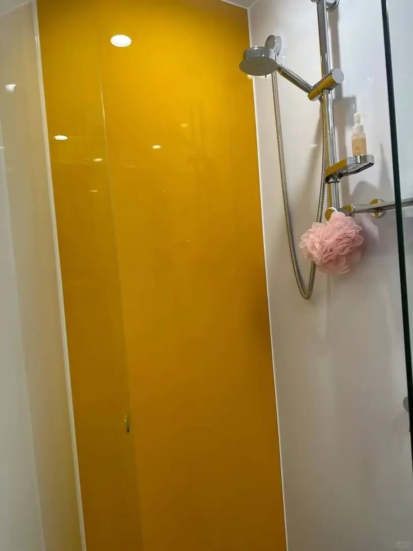 咱就是說，在墨爾本今年得住近學校的studio
