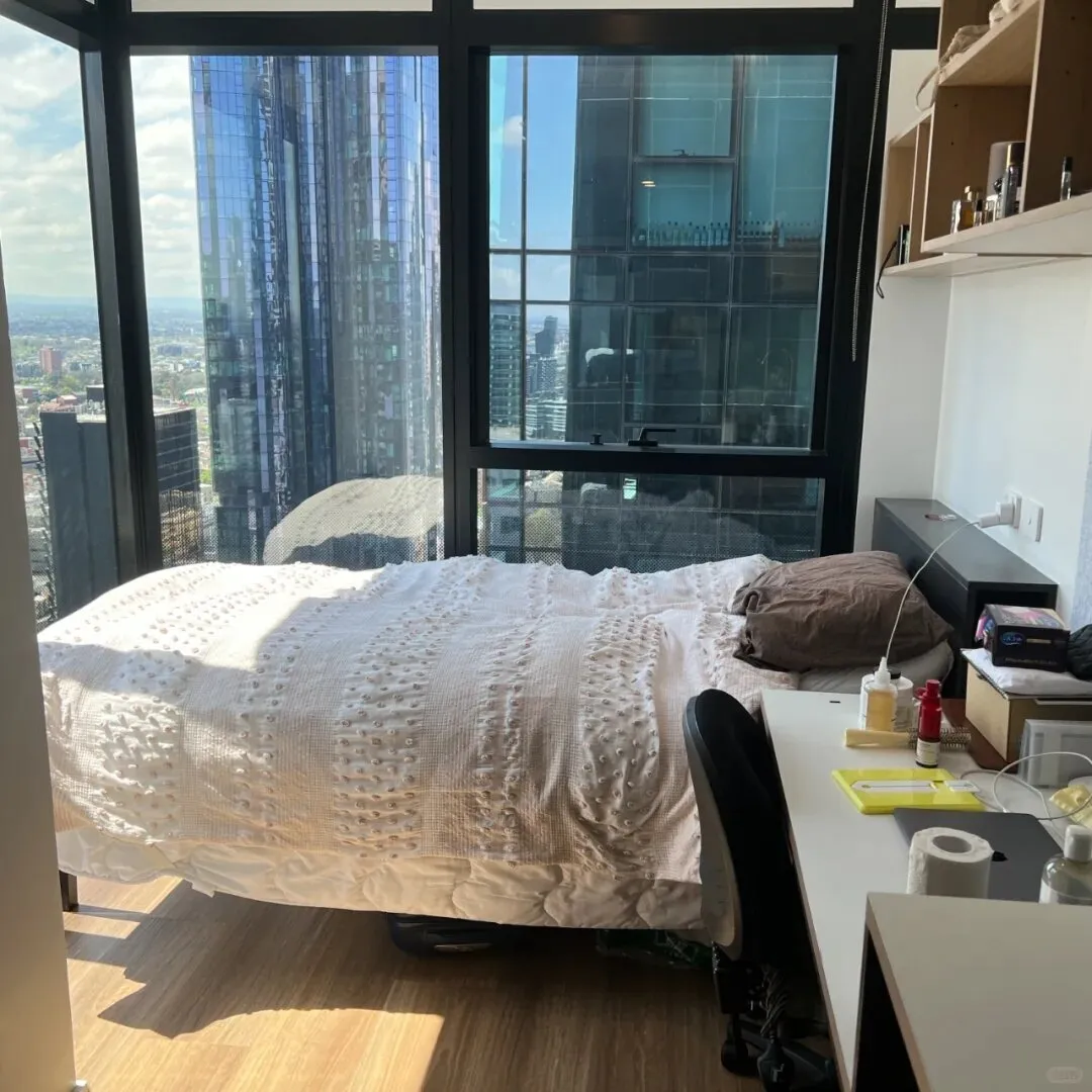 轉租墨爾本studio，雙面落地窗愛了😍