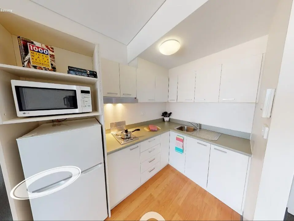 Picking up bargains! Adelaide sublets 1 bedroom 1 bathroom with balcony including bills!