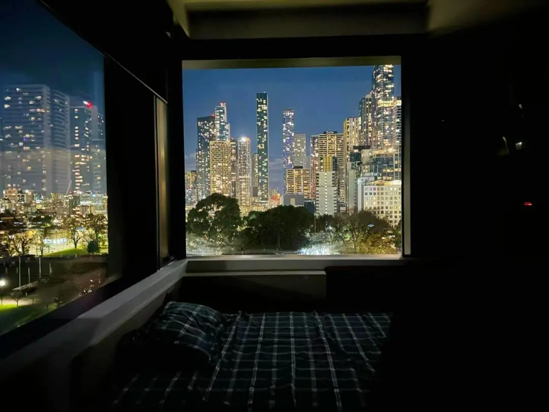 什麼🏡這麼大牌不讓我一米八大長腿睡😴