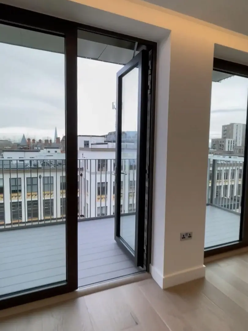 🤔 Who wouldn't love an apartment within walking distance of UCL and LSE? ❓