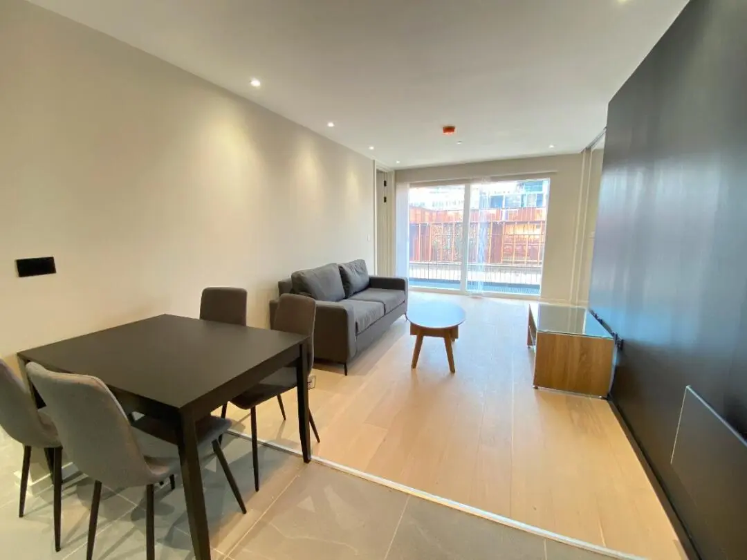 Manchester's two-bedroom apartments average over 200 per person and include bills too, which is truly amazing.