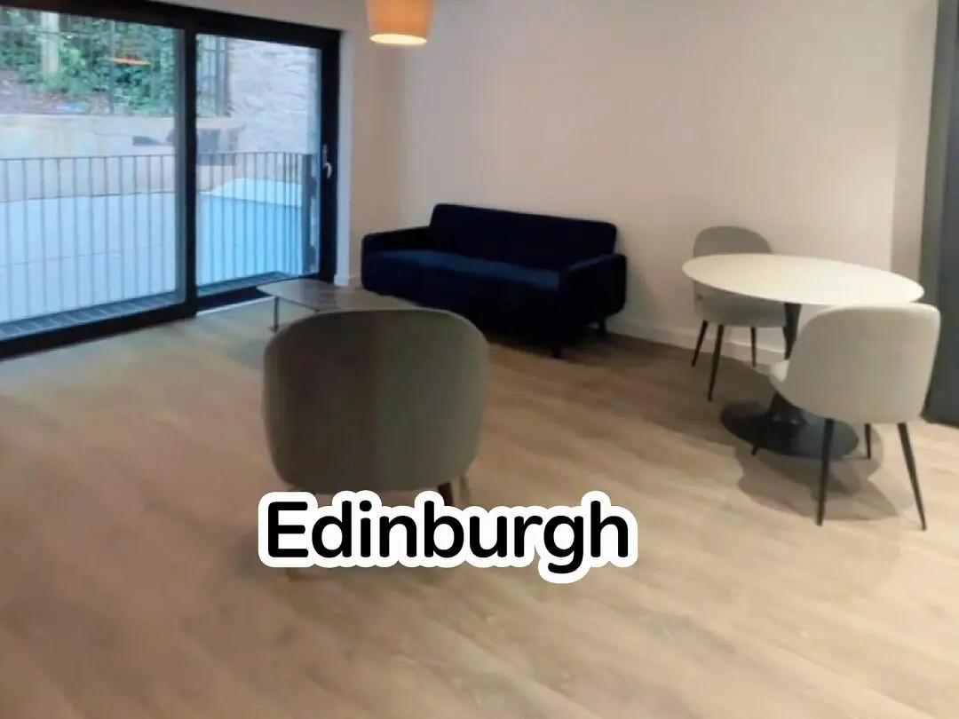 Edinburgh好看空间还大的🏠