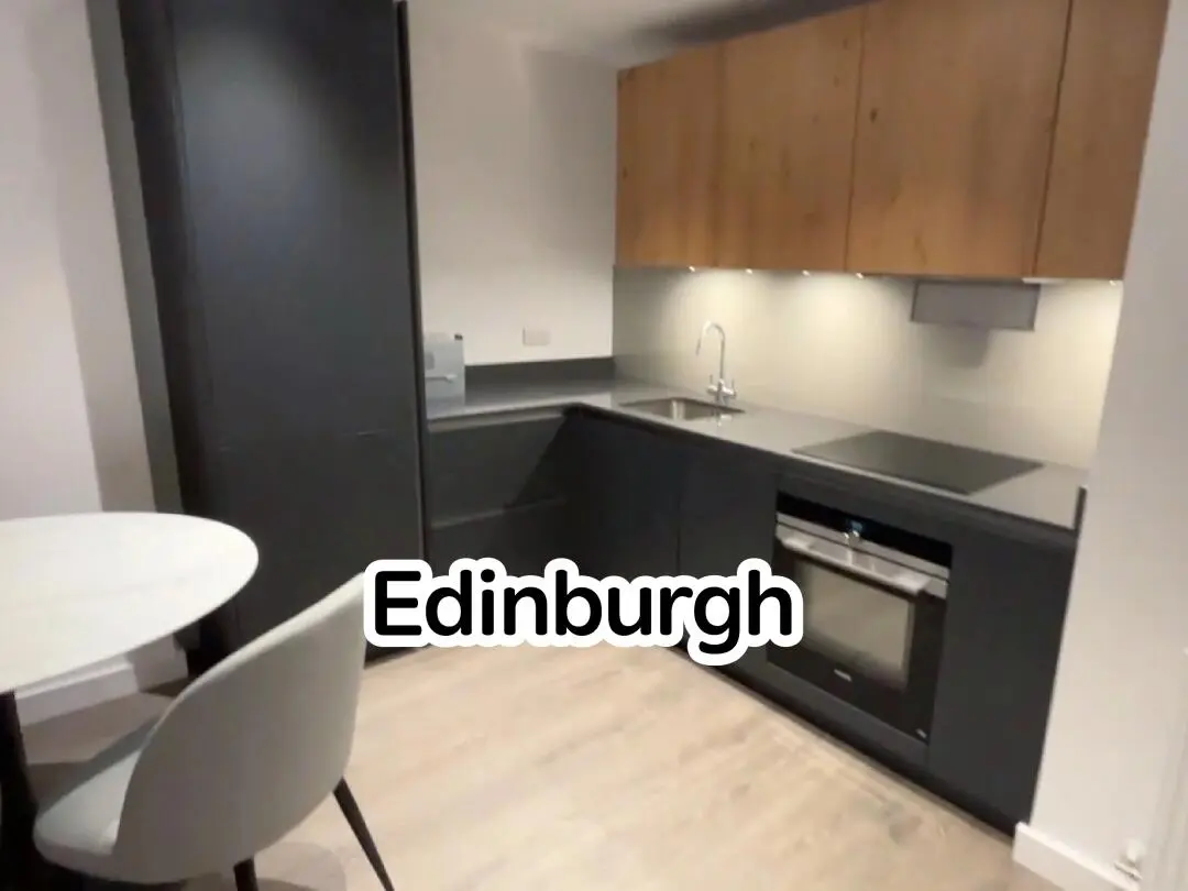 Edinburgh好看空间还大的🏠