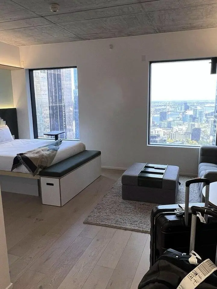 Melbourne studio for sublease ❗️ Bills included, can include plush toys 🧸