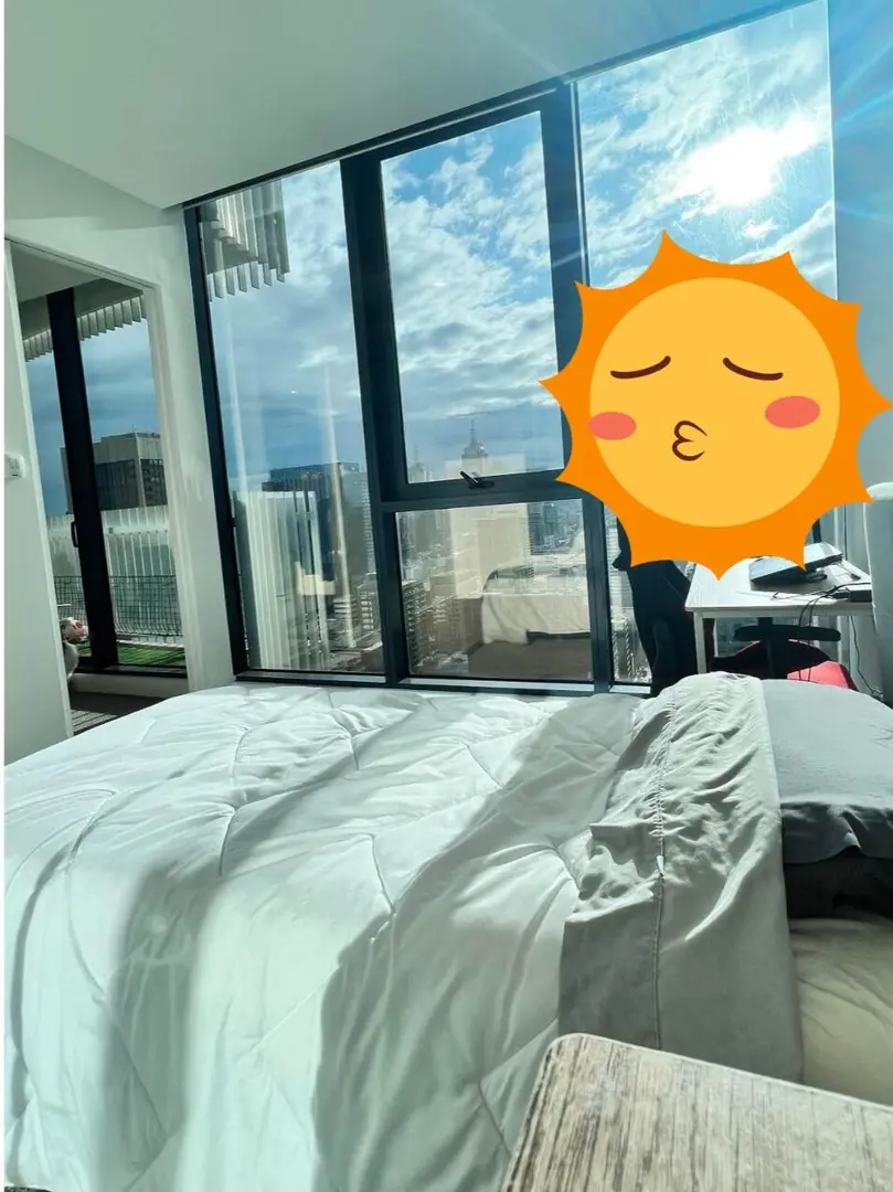 Check out the 1-bedroom apartment I found in Melbourne. It's so sunny, need to block some of that sunlight! ☀️🕶️