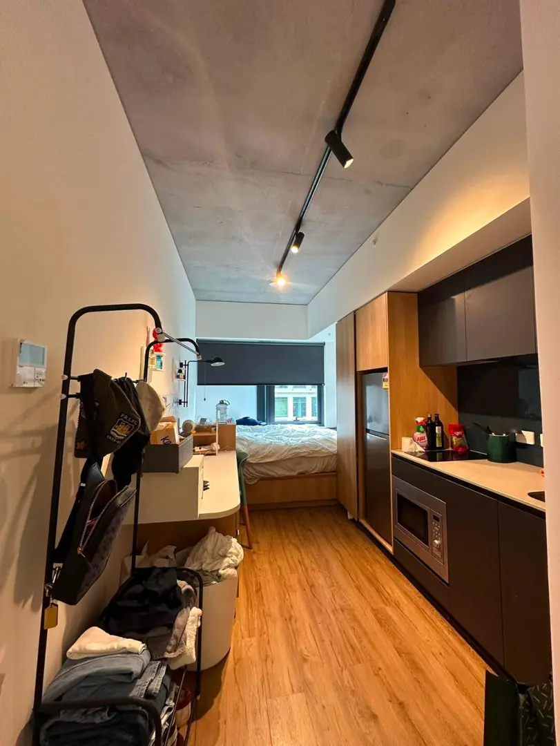 康康我在墨爾本的studio，奶敷敷的
