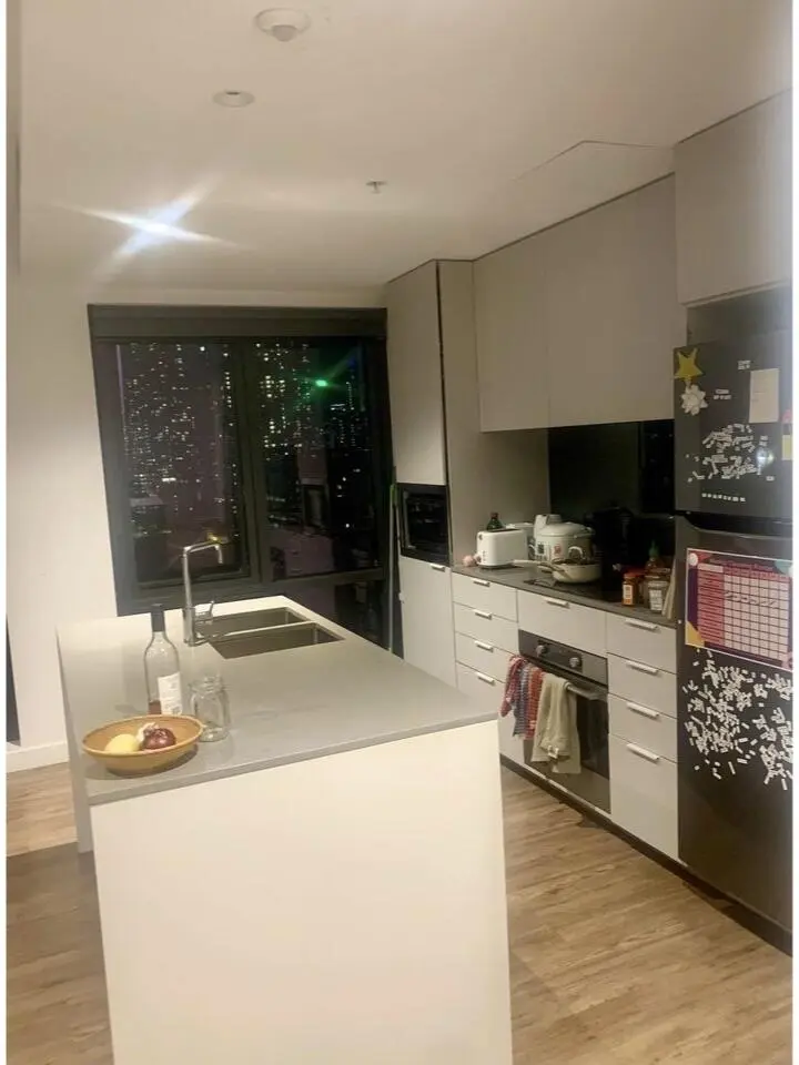挑戰一周300住墨大旁邊的loft，主打摳搜！