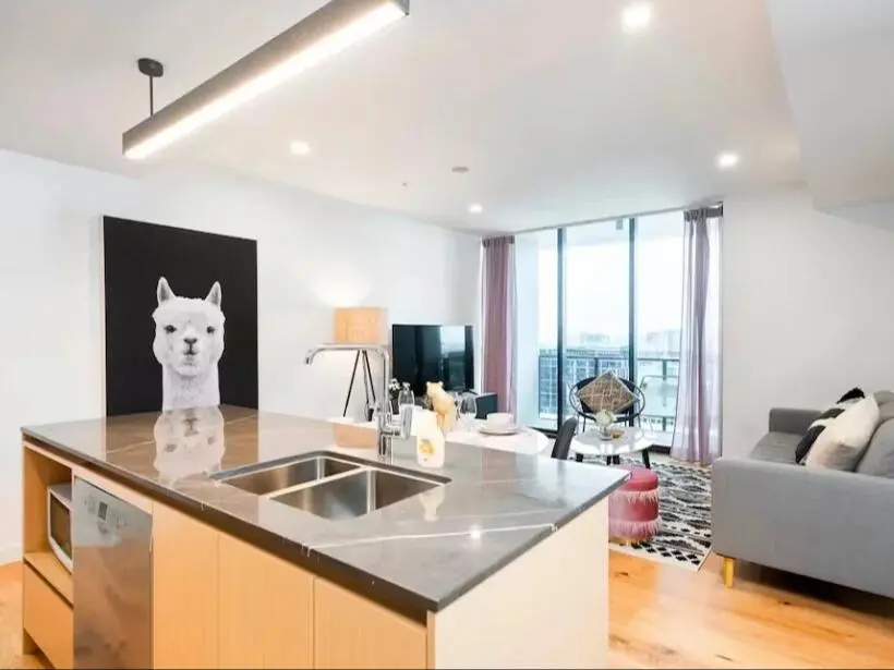 昆士蘭大學studio，房子很nice但是俺要溜了