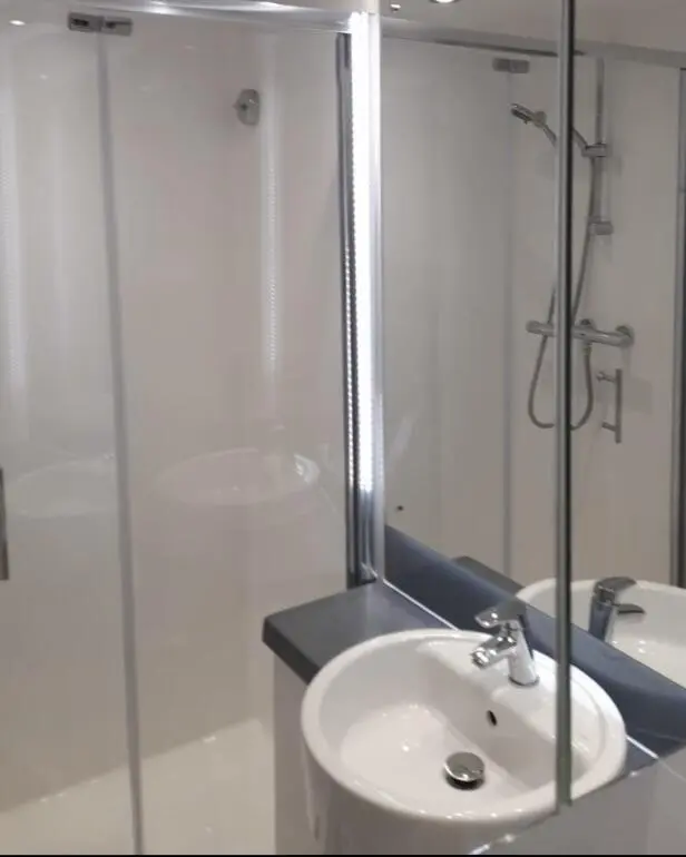 愛丁堡和朋友租的studio，一人才100多