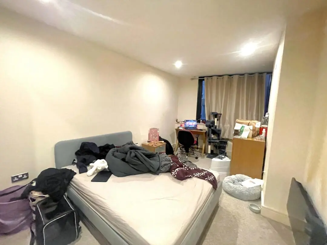 我要轉租掉我倫敦的2b，朋友都說我瘋了。。