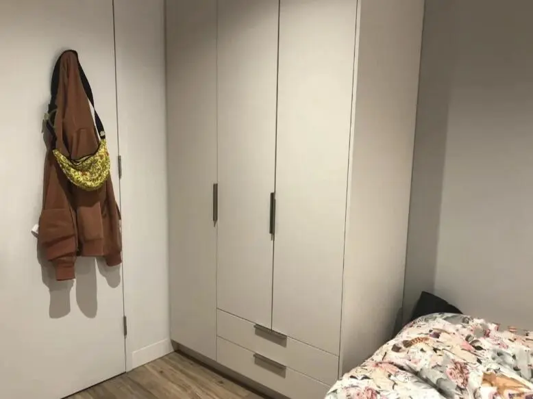 幫Mel朋友出一個studio，蹲個好心人接手