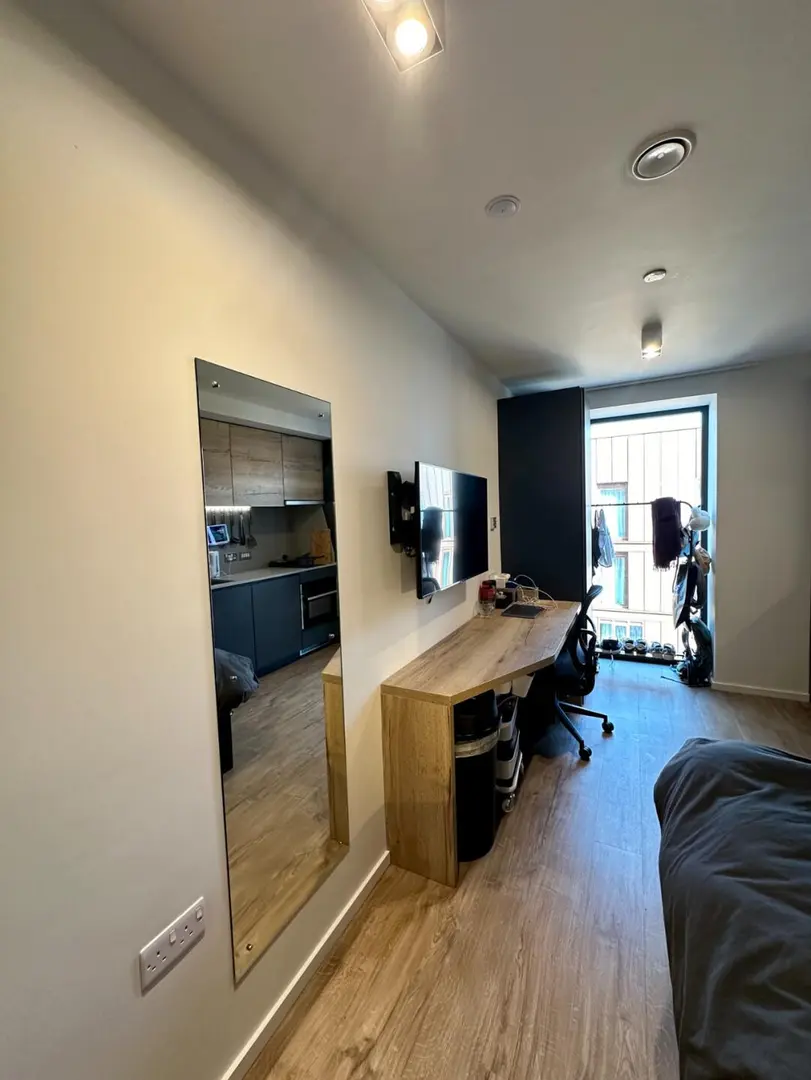 华威出一间studio，房子很nice要回国了