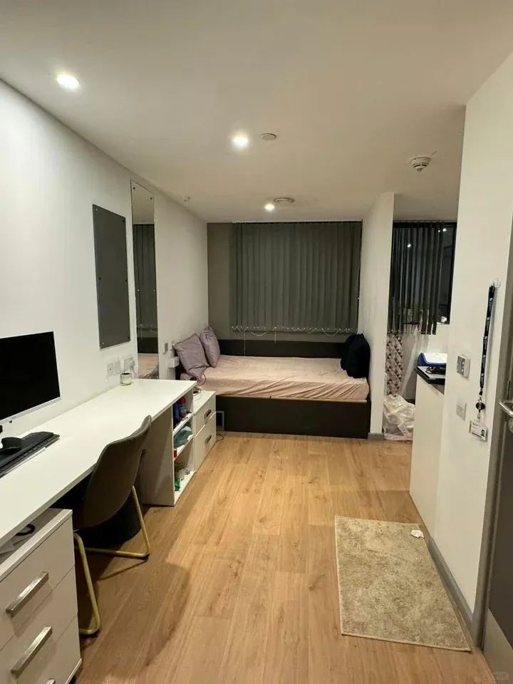 伯明罕打算回去啦，求接手studio～